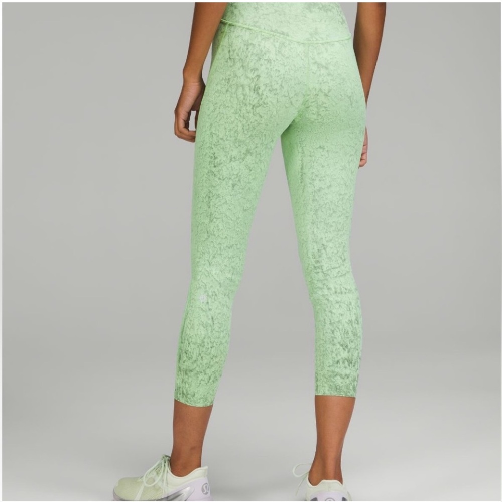 Lululemon Base Pace High‎ Rise Crop